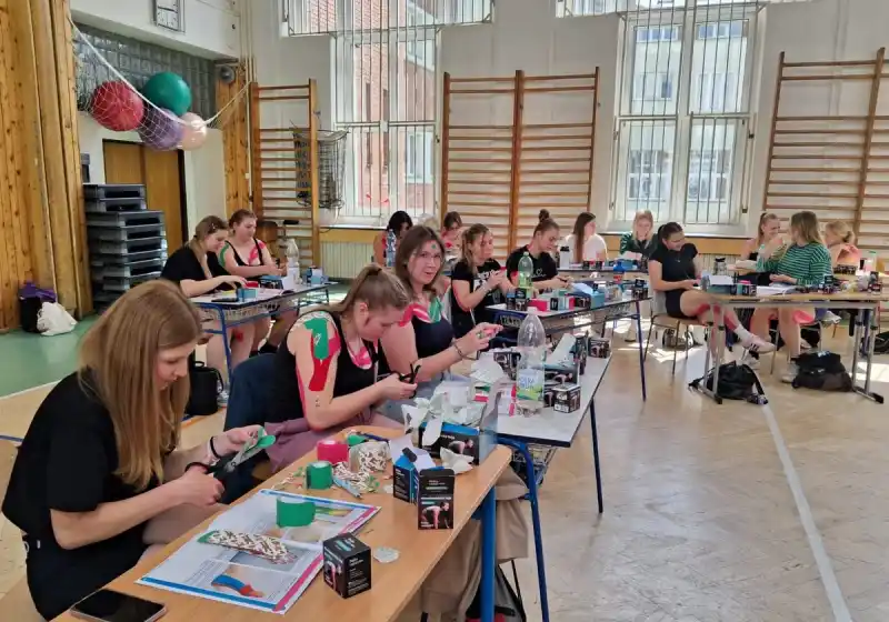 Tradiční kurz tejpovani pro naše studenty.