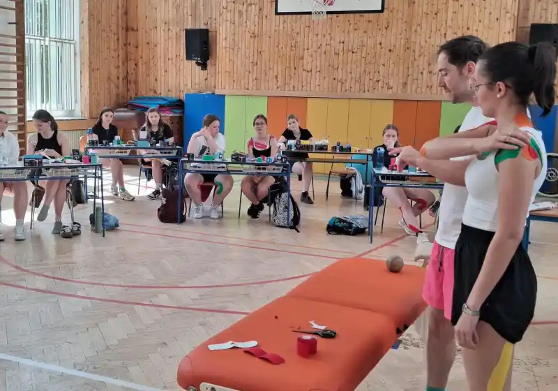Tradiční kurz tejpovani pro naše studenty.