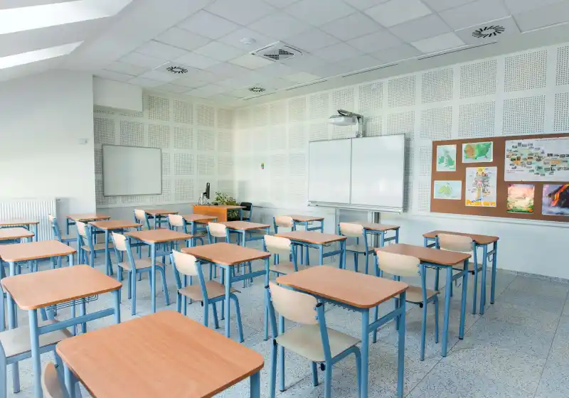 Představení školy a její interiér