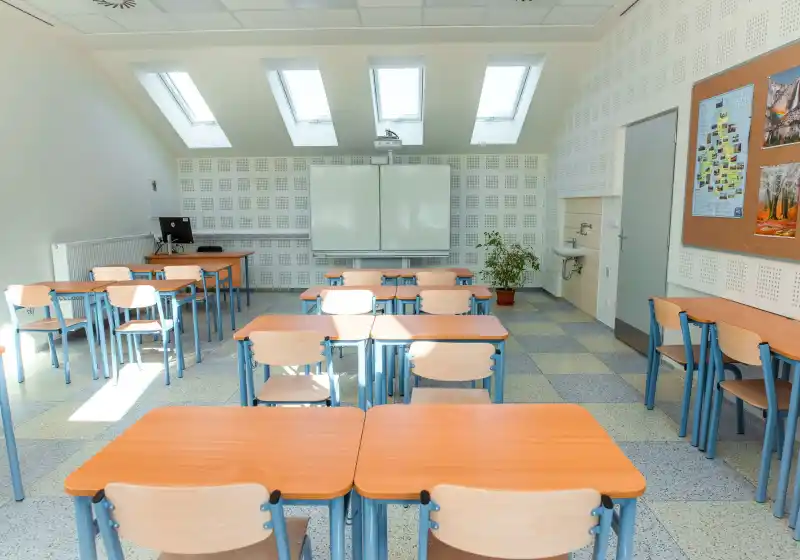 Představení školy a její interiér