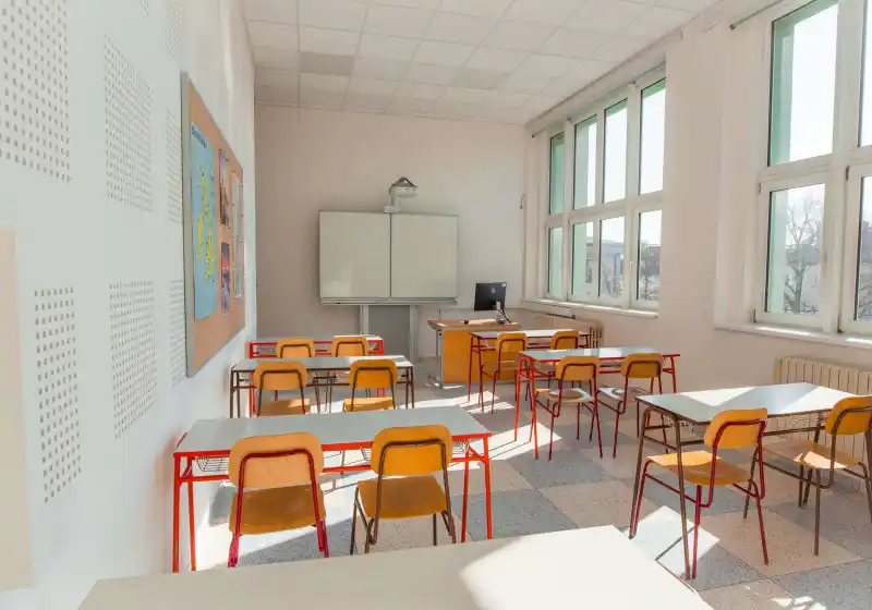 Představení školy a její interiér