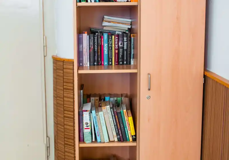 Představení školy a její interiér