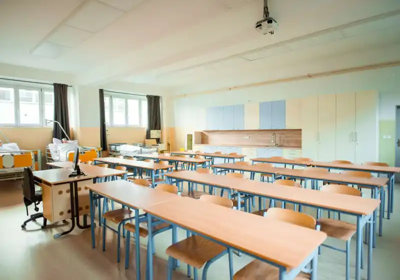 Představení školy a její interiér