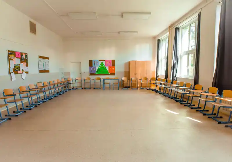 Představení školy a její interiér