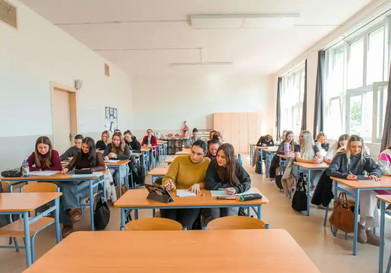 Představení školy a její interiér